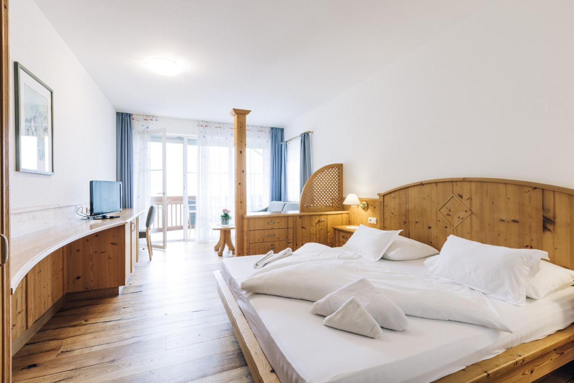 Hotel Tenz 2025 Montagna Zewnętrze zdjęcie