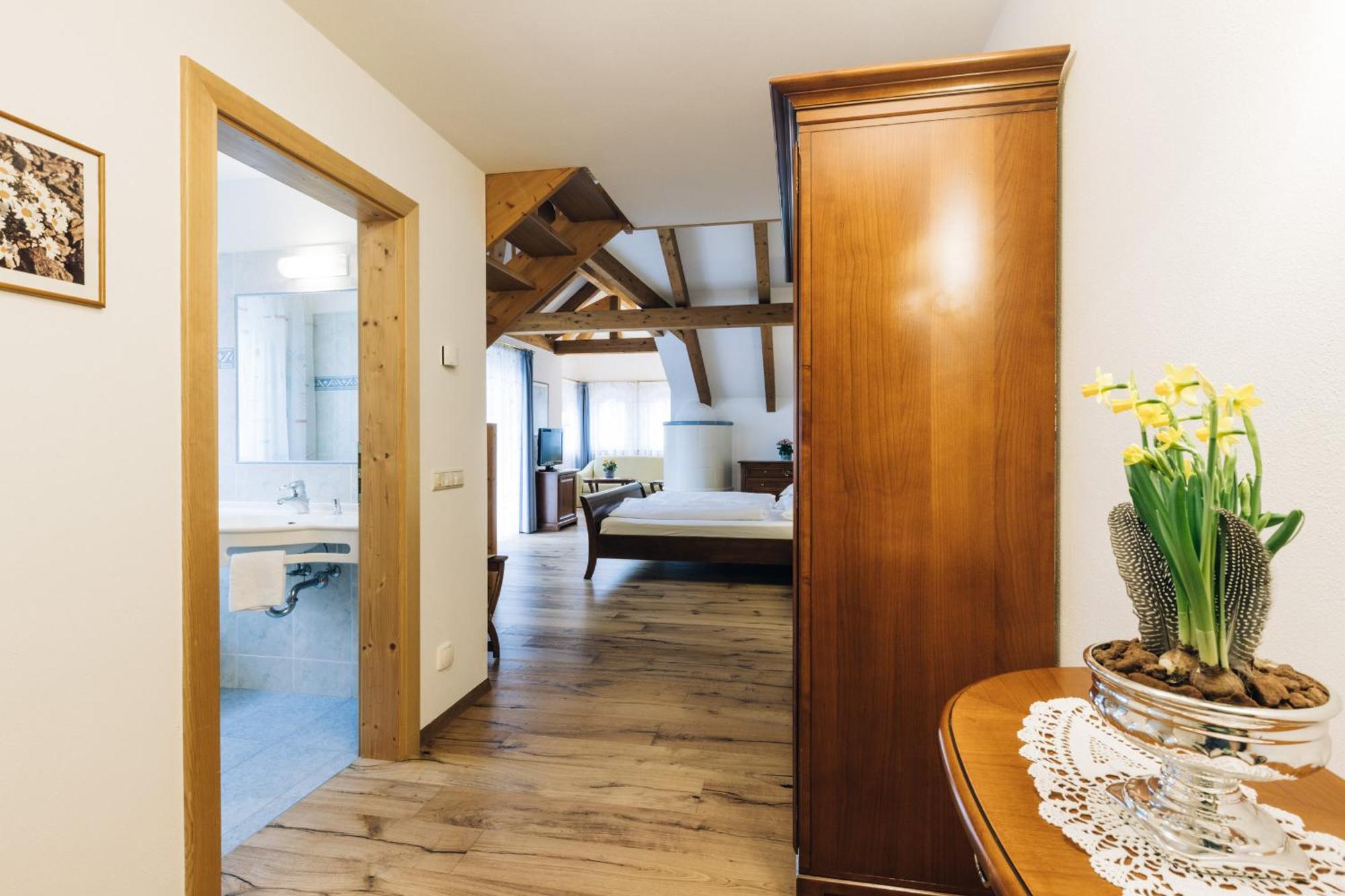 Hotel Tenz 2025 Montagna Zewnętrze zdjęcie