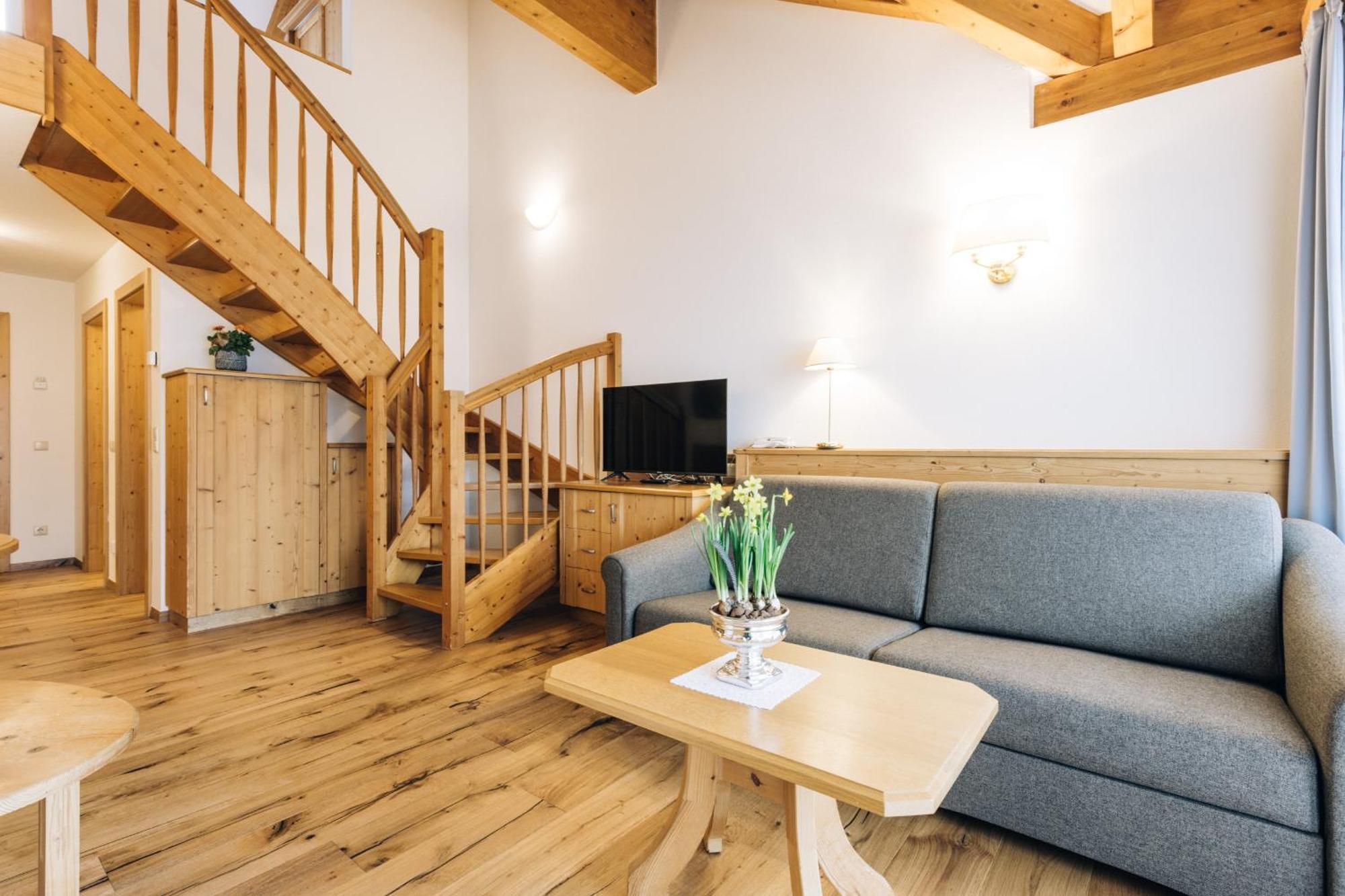 Hotel Tenz 2025 Montagna Zewnętrze zdjęcie