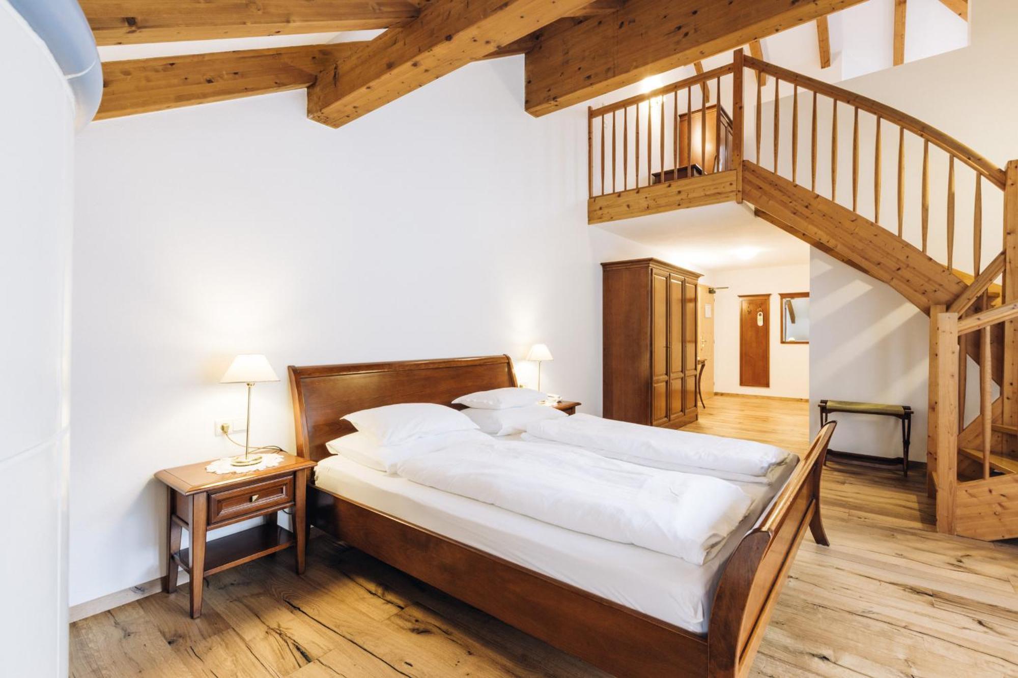 Hotel Tenz 2025 Montagna Zewnętrze zdjęcie